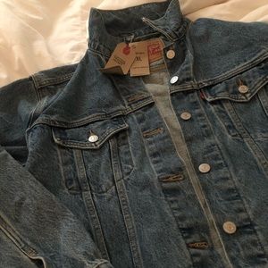Levi ‘Ex-Boyfriend Trucker’ Denim Jean Jacket